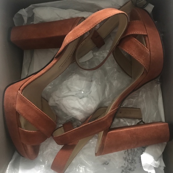 BCBGMAXAZRIA Heels - Picture 2 of 4